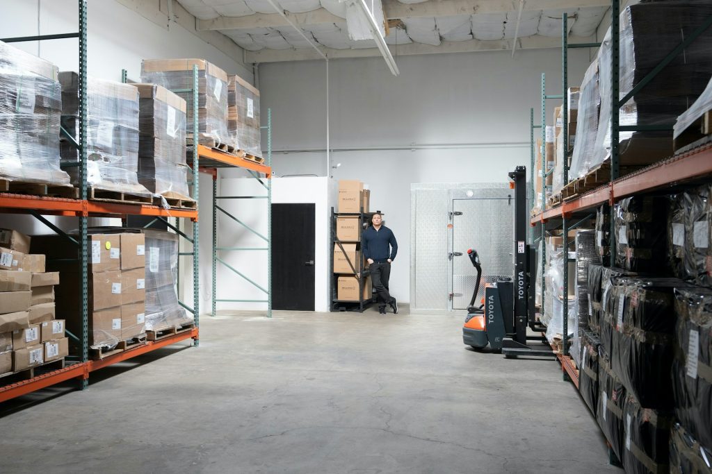 Pay and benefits package for warehouse jobs in the USA